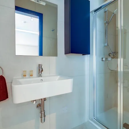 Kirxa And 3* 슬리에마