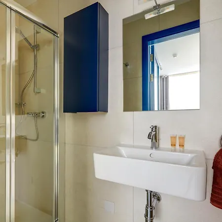 ゲストハウス Kirxa And スリーマ